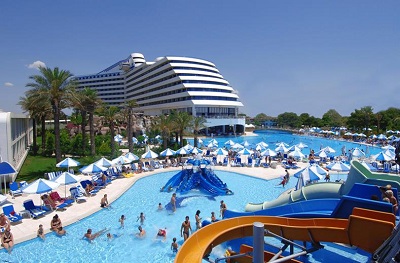 Hotel Titanic Beach Lara in Turkije